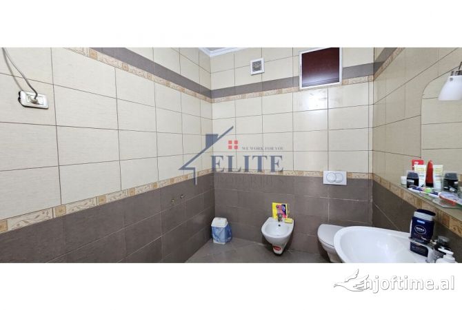 Rruga e Kosovareve, zyre me qira 