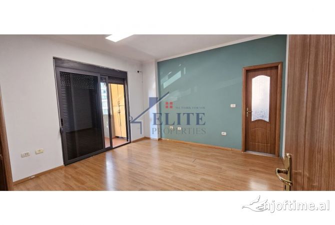 Rruga e Kosovareve, zyre me qira 