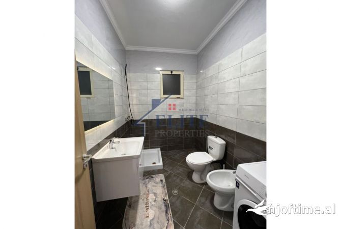 Shtepi ne shitje Apartament ne Tirane, 2+1, Mobilimi E mobiluar, Pagesa 143,000  Euro.