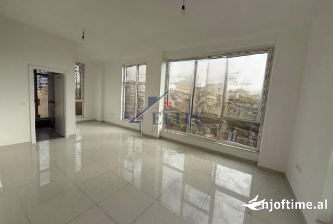 Ambient biznesi me qera 3+1 ne Tirane - 1,300 Euro