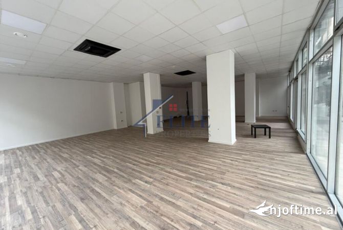 Ambient biznesi me qera 3+1 ne Tirane - 2,100 Euro