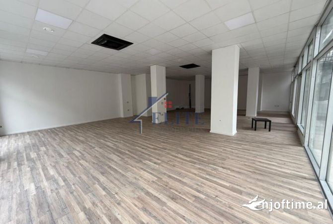 Ambient biznesi me qera 3+1 ne Tirane - 2,100 Euro