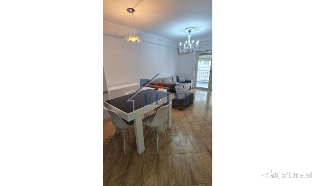 Shtepi ne shitje Apartament ne Tirane, 1+1, Mobilimi E mobiluar, Pagesa 135,000  Euro.