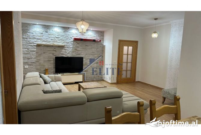 Shtepi me qera 2+1 ne Tirane - 650 Euro