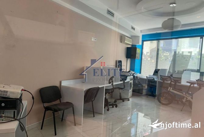 Ambient biznesi me qera 3+1 ne Tirane - 3,500 Euro