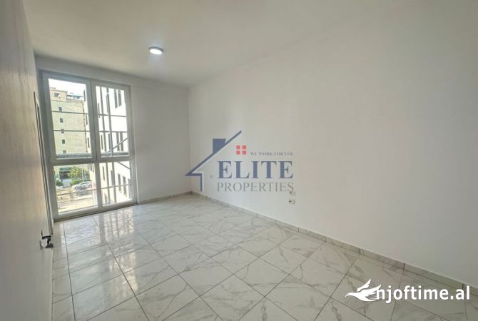 Ambient biznesi me qera 3+1 ne Tirane - 800 Euro