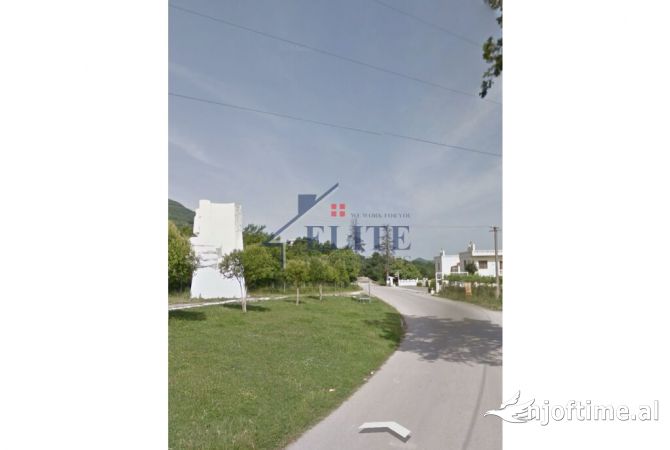 Ambient biznesi me qera 2+1 ne Tirane - 600 Euro