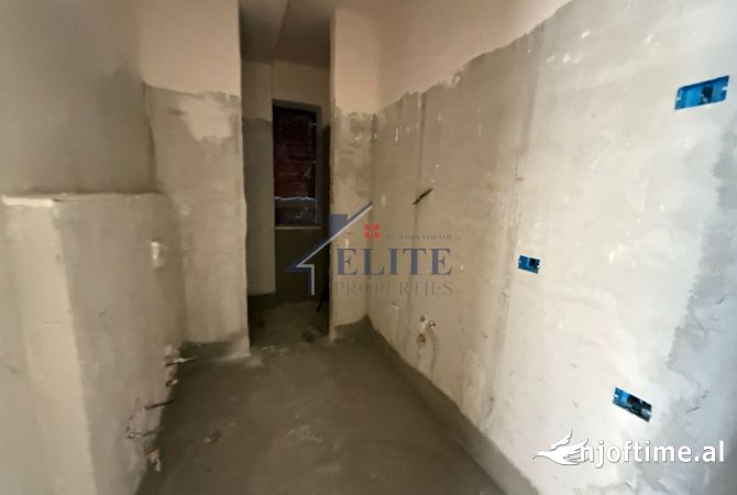 Shtepi ne shitje Apartament ne Tirane, 1+1, Mobilimi Bosh, pa mobiluar, Pagesa 96,360  Euro.