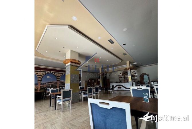 Ambient biznesi me qera 2+1 ne Tirane - 130,000 Leke