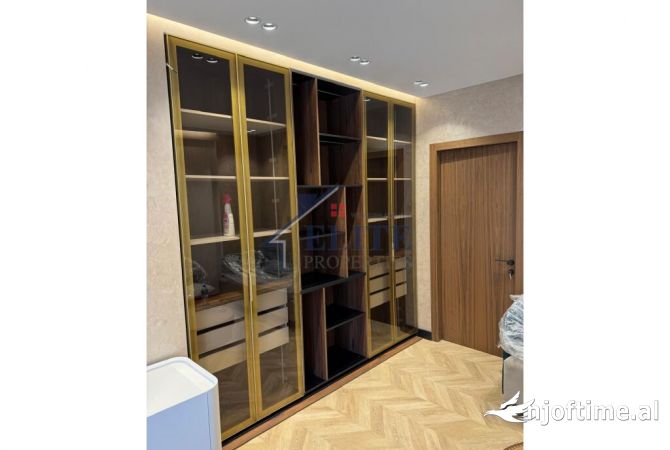 Ambient biznesi me qera 3+1 ne Tirane - 1,500 Euro