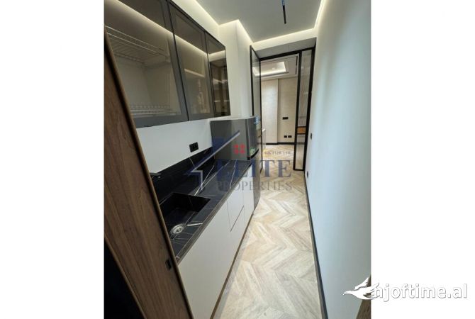 Bulevardi i Ri prane Ish Stcionit te Trenit, zyre me qira