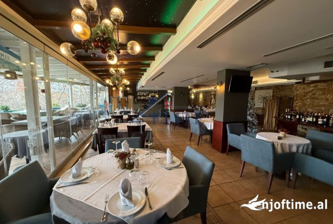 Ambient biznesi me qera 2+1 ne Tirane - 500,000 Leke