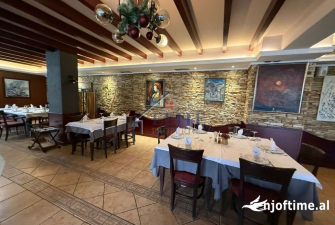 Ambient biznesi me qera 2+1 ne Tirane - 500,000 Leke