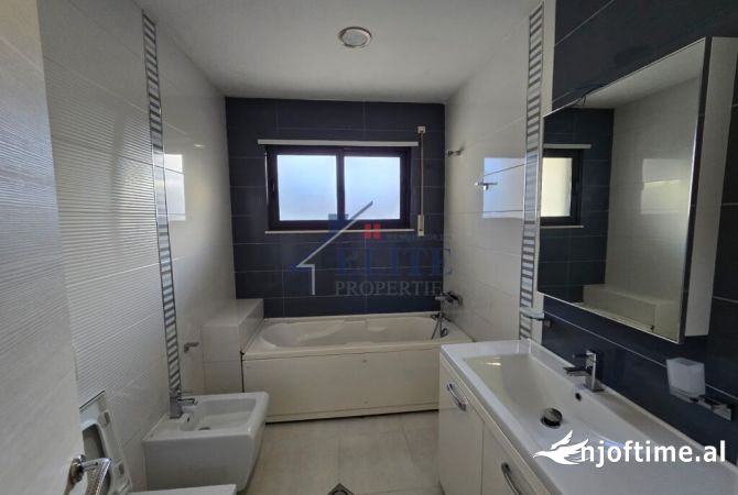 Shtepi me qera Apartament ne Tirane, 2+1, Mobilimi Bosh, pa mobiluar, Pagesa 590  Euro.