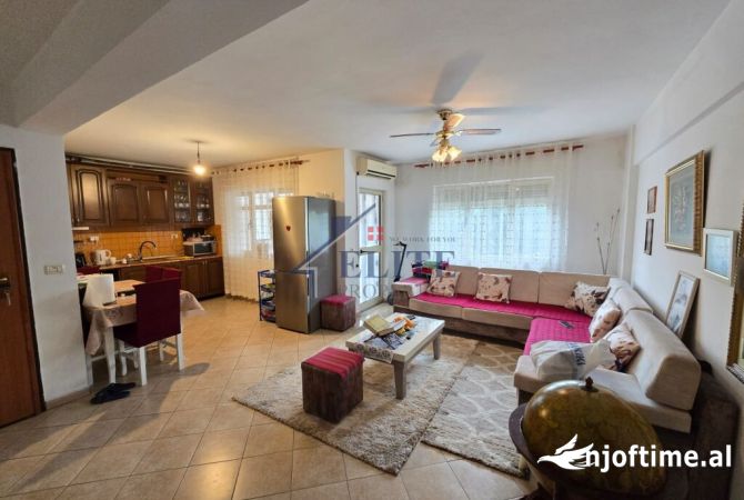 Shtepi me qera 2+1 ne Tirane - 400 Euro