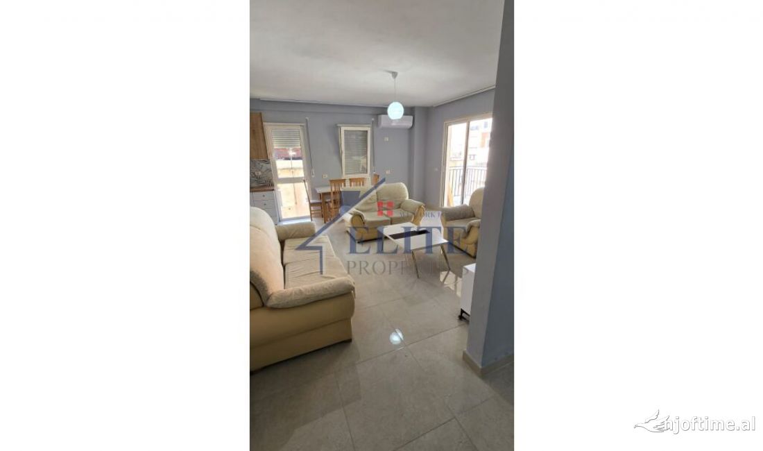 Shtepi ne shitje Apartament ne Tirane, 2+1, Mobilimi Pjeserisht e mobiluar, Pagesa 193,000  Euro.