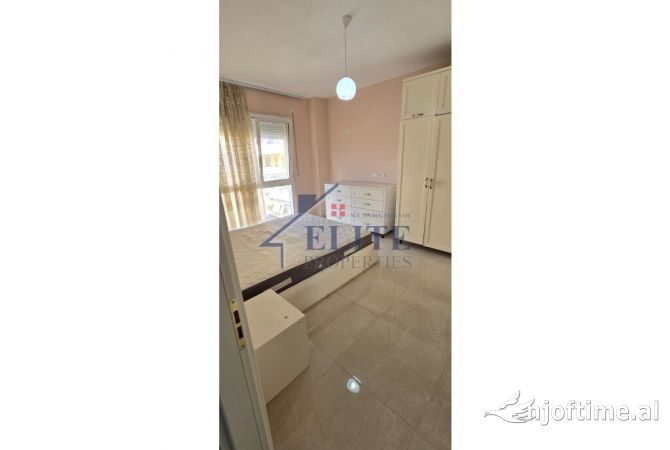Shtepi ne shitje Apartament ne Tirane, 2+1, Mobilimi Pjeserisht e mobiluar, Pagesa 193,000  Euro.