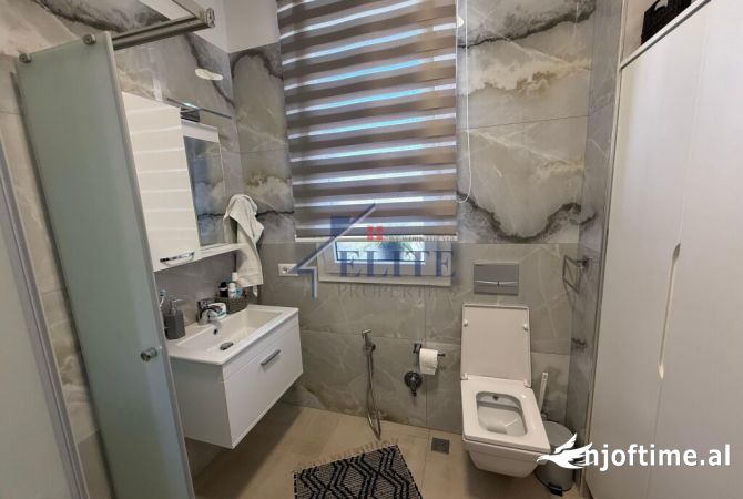 Shtepi ne shitje Vila Luksoze ne Durres, 3+1, Mobilimi E mobiluar, Pagesa 398,000  Euro.