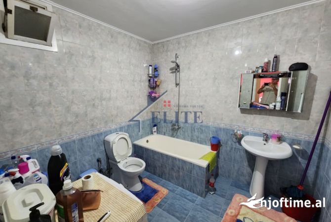 Shtepi ne shitje Duplex(shtepi me 2 kate) ne Tirane, 3+1, Mobilimi Bosh, pa mobiluar, Pagesa 300,000  Euro.
