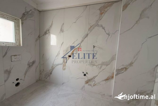 Shtepi ne shitje Apartament ne Tirane, 2+1, Mobilimi Bosh, pa mobiluar, Pagesa 151,340  Euro.