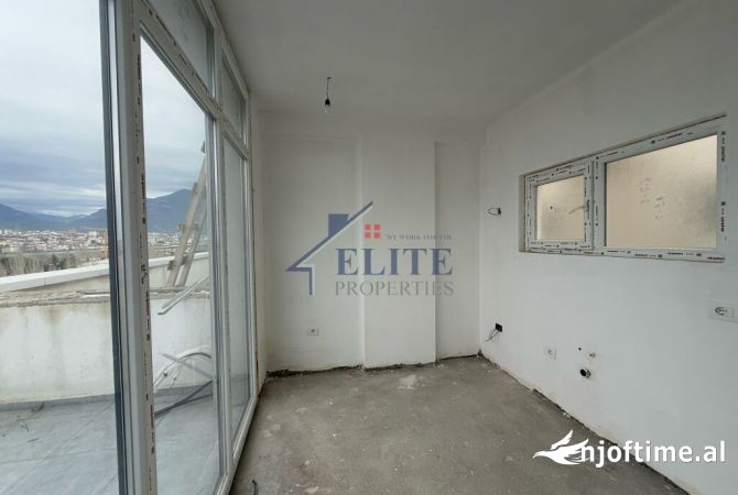 Shtepi ne shitje Apartament ne Tirane, 2+1, Mobilimi Bosh, pa mobiluar, Pagesa 151,340  Euro.