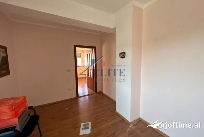 Duplex (2 storey house) for sale in Tirana 4+1, Emty