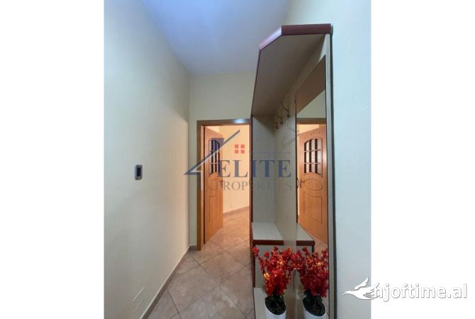 Shtepi ne shitje Apartament ne Tirane, 1+1, Mobilimi Bosh, pa mobiluar, Pagesa 150,250  Euro.