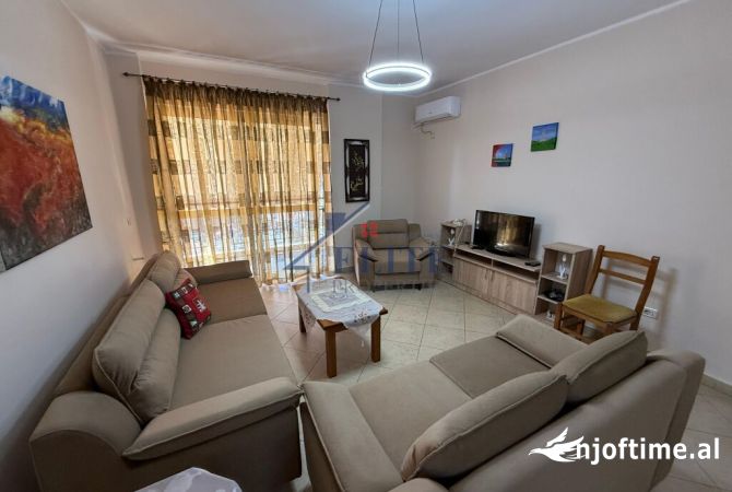 Shtepi me qera 3+1 ne Tirane - 900 Euro