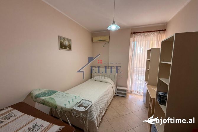 Shtepi me qera Apartament ne Tirane, 3+1, Mobilimi E mobiluar, Pagesa 900  Euro.