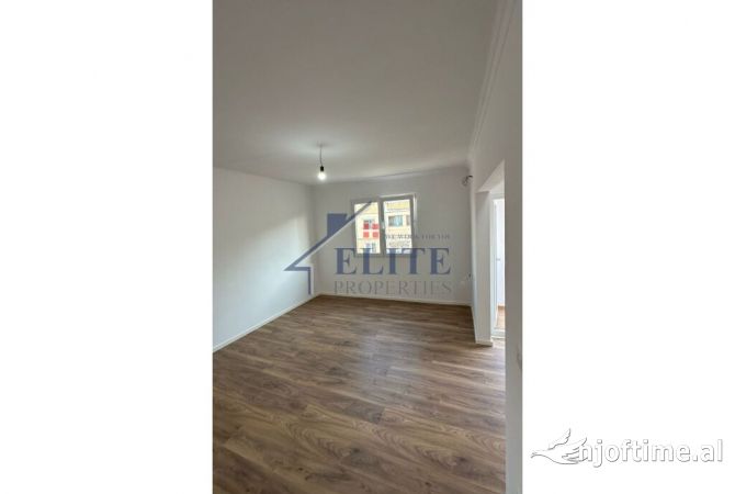 Shtepi ne shitje Apartament ne Tirane, 2+1, Mobilimi Bosh, pa mobiluar, Pagesa 148,000  Euro.