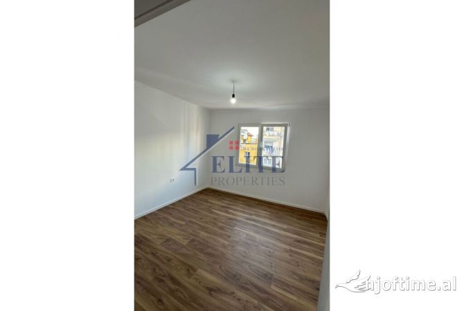 Shtepi ne shitje Apartament ne Tirane, 2+1, Mobilimi Bosh, pa mobiluar, Pagesa 148,000  Euro.