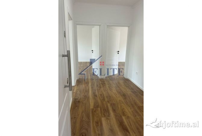 Shtepi ne shitje Apartament ne Tirane, 2+1, Mobilimi Bosh, pa mobiluar, Pagesa 148,000  Euro.