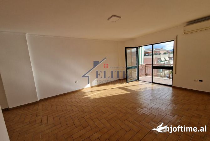 Ambient biznesi me qera 3+1 ne Tirane - 200,000 Leke