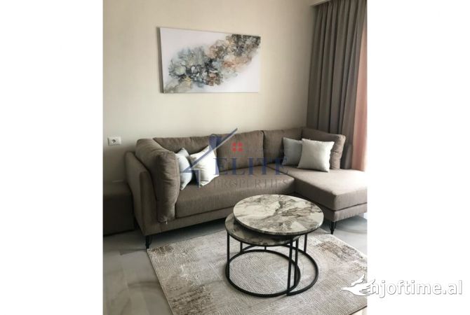 Shtepi me qera 2+1 ne Tirane - 1,400 Euro
