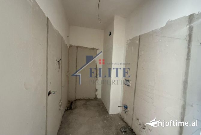 Shtepi ne shitje Apartament ne Tirane, 1+1, Mobilimi Bosh, pa mobiluar, Pagesa 79,839  Euro.