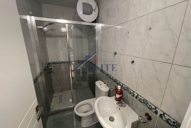Shtepi me qera Apartament ne Tirane, 2+1, Mobilimi E mobiluar, Pagesa 800  Euro.