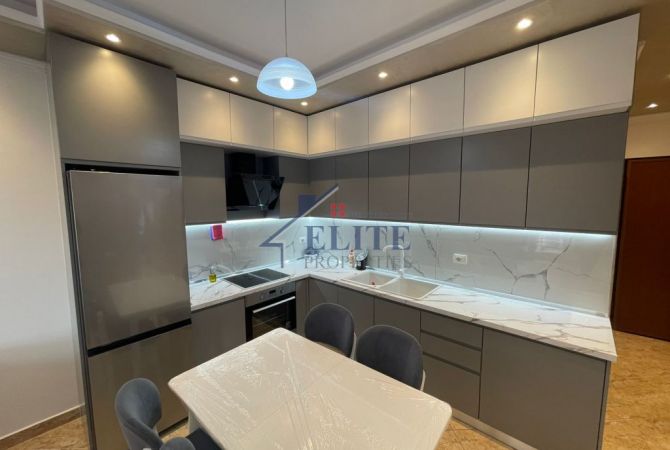 Shtepi me qera 2+1 ne Tirane - 800 Euro