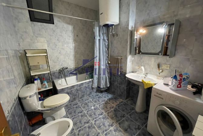 Shtepi me qera Apartament ne Tirane, 3+1, Mobilimi E mobiluar, Pagesa 850  Euro.