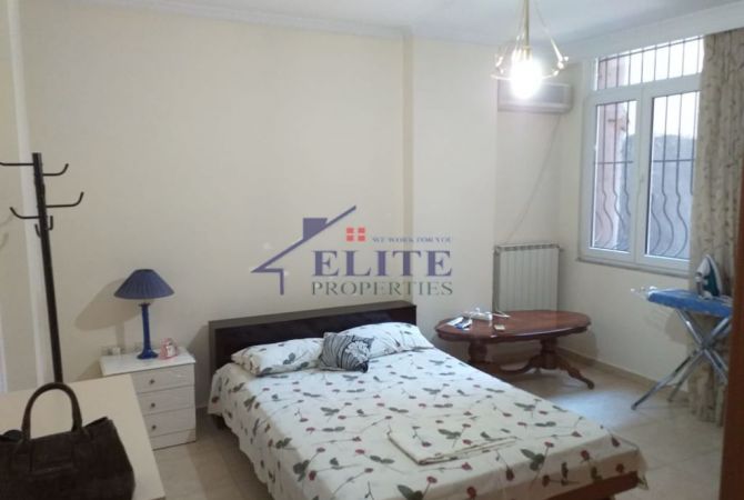 Shtepi me qera Apartament ne Tirane, 3+1, Mobilimi E mobiluar, Pagesa 850  Euro.