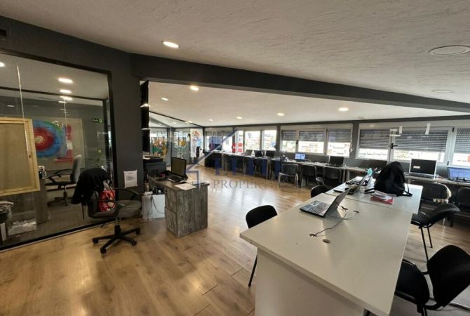 Ambient biznesi me qera 3+1 ne Tirane - 2,000 Euro