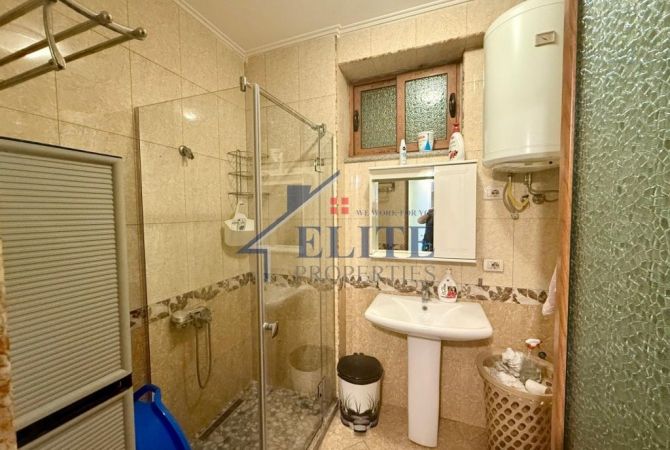 Shtepi me qera Apartament ne Tirane, 3+1, Mobilimi E mobiluar, Pagesa 600  Euro.