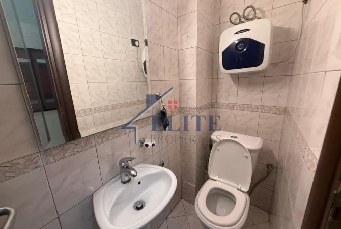 Shtepi me qera Apartament ne Tirane, 2+1, Mobilimi E mobiluar, Pagesa 700  Euro.