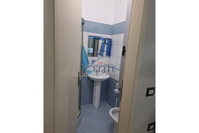 Shtepi ne shitje Vila Luksoze ne Elbasan, 4+1, Mobilimi E mobiluar, Pagesa 280,000  Euro.