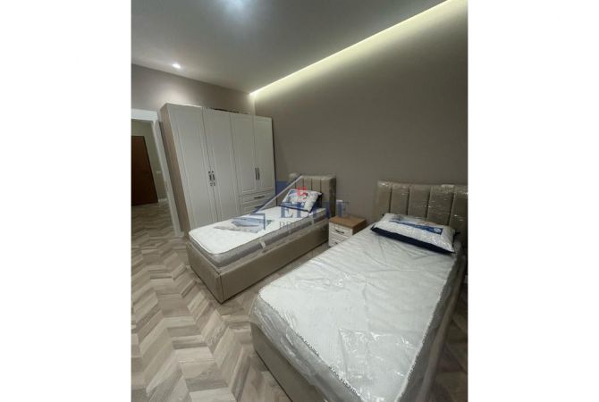 Shtepi me qera Apartament ne Tirane, 2+1, Mobilimi E mobiluar, Pagesa 1,200  Euro.