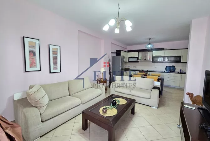 Shtepi me qera 2+1 ne Tirane - 55,000 Leke