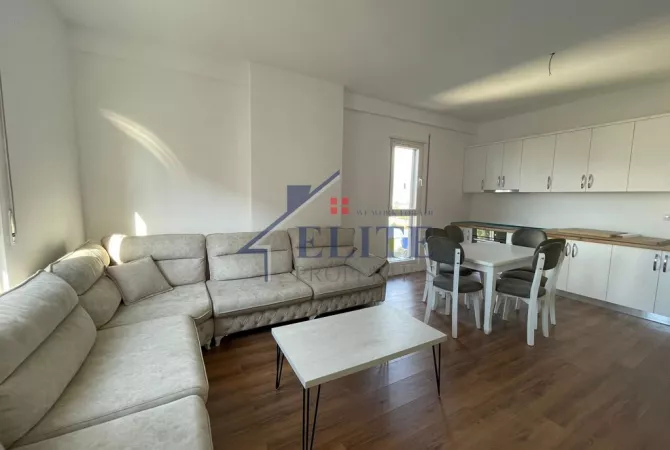 Shtepi me qera 2+1 ne Tirane - 450 Euro