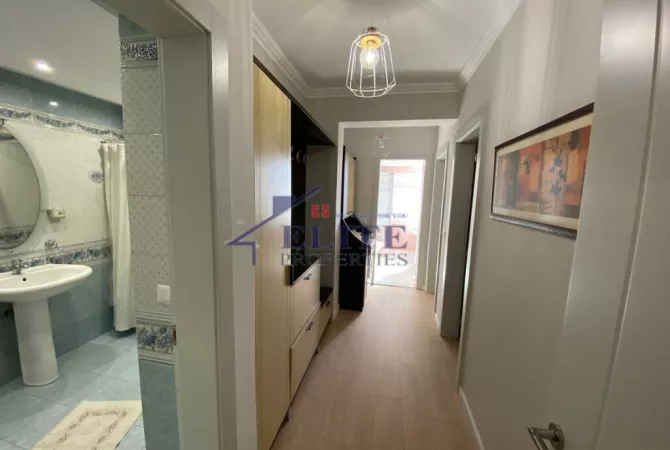Shtepi me qera 3+1 ne Tirane - 1,200 Euro