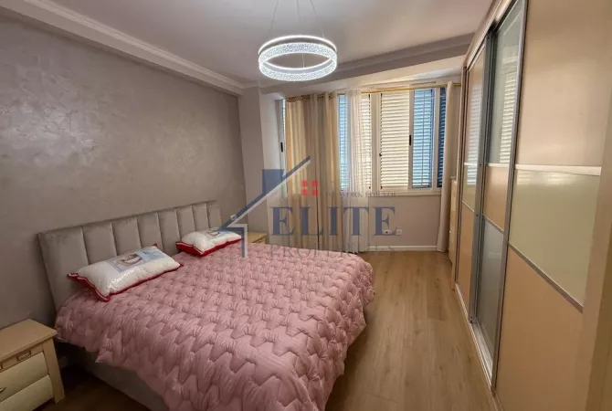 Shtepi ne shitje Apartament ne Tirane, 1+1, Mobilimi E mobiluar, Pagesa 140,000  Euro.