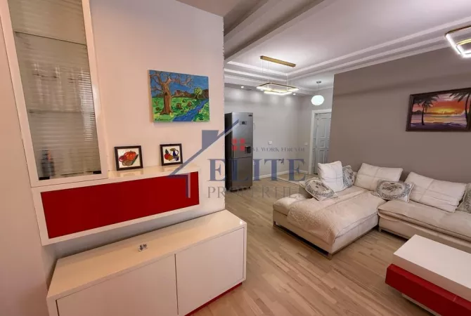 Shtepi ne shitje Apartament ne Tirane, 1+1, Mobilimi E mobiluar, Pagesa 140,000  Euro.