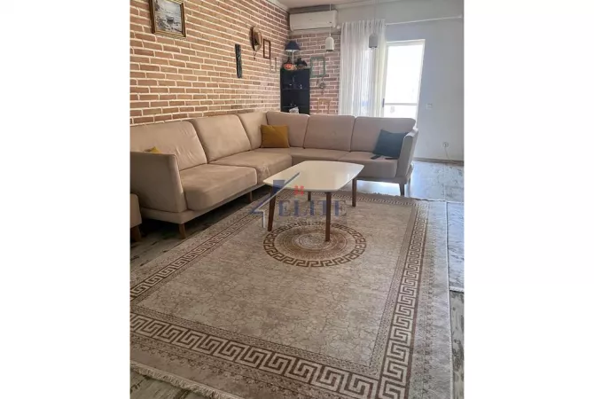 Shtepi me qera 2+1 ne Tirane - 670 Euro